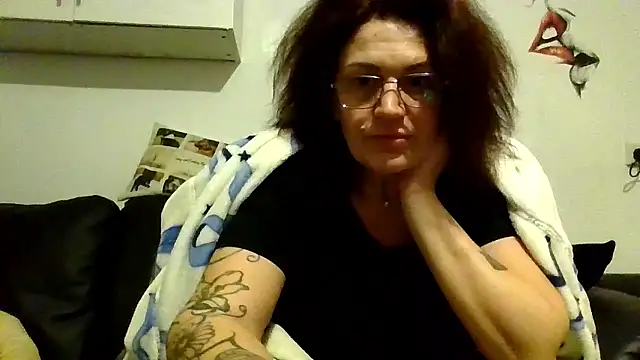 RubyyRosee online show from 01/10/26, 06:42