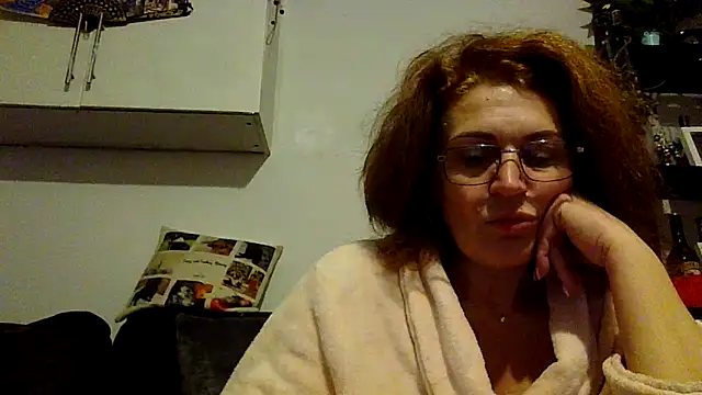 RubyyRosee online show from 12/18/25, 04:00