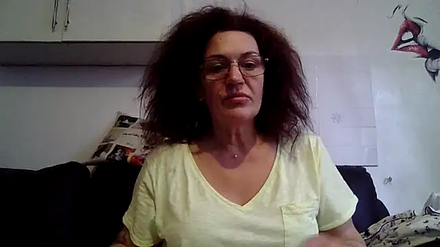 Snapshot of RubyyRosee chatting on 04/19/26, 09:43 RubyyRosee online show from 04/19/26, 09:43