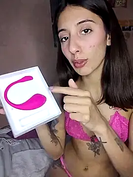 M4tute online show from 10/19/25, 05:10