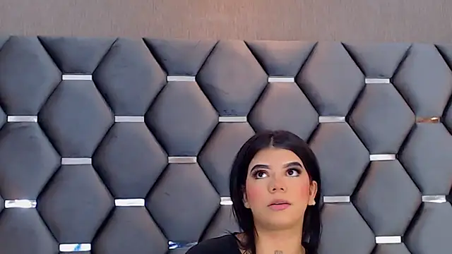 MelodyCarsson online show from 12/22/25, 12:05