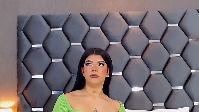 MelodyCarsson online show from 12/21/25, 12:29