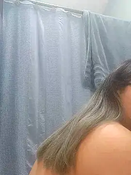 Lovelyrainn online show from 11/20/25, 05:57