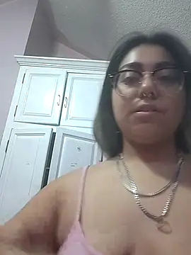 Lovelyrainn online show from 10/28/25, 02:05