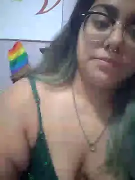 Lovelyrainn online show from 10/31/25, 12:57