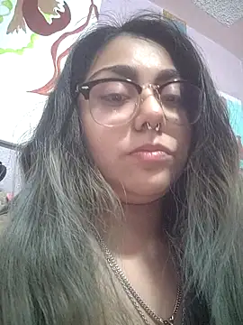 Lovelyrainn online show from 12/18/25, 04:28