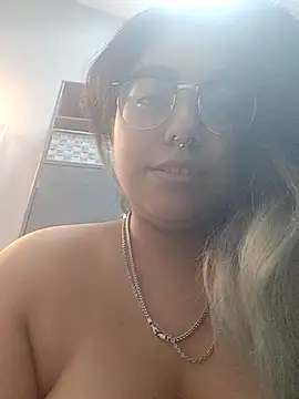 Lovelyrainn online show from 11/18/25, 05:05