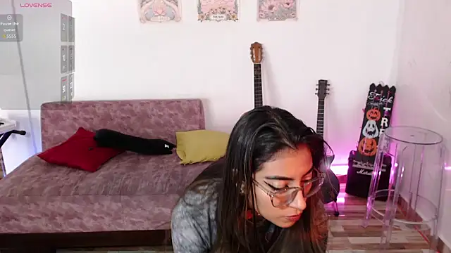 Susanahendrix online show from 10/29/25, 06:18