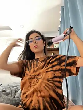 Susanahendrix online show from 11/22/25, 07:13