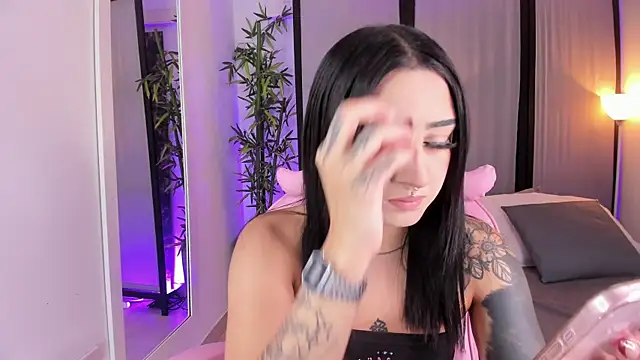 ChloeShade online show from 12/16/25, 05:50