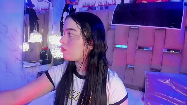 KateLee online show from 10/24/25, 04:22