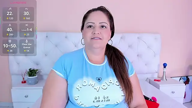 Snapshot of katte_landerr chatting on 10/02/25, 01:03 katte landerr online show from 10/02/25, 01:03