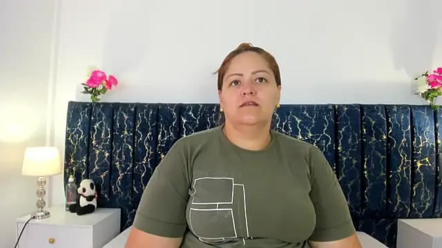 Snapshot of katte_landerr chatting on 05/26/26, 12:58 katte landerr online show from 05/26/26, 12:58