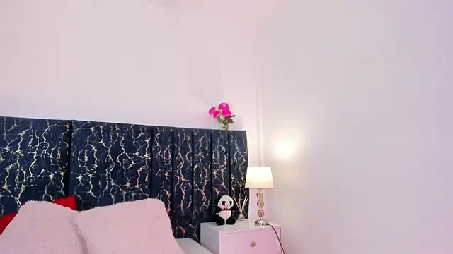 katte landerr online show from 04/10/26, 01:18