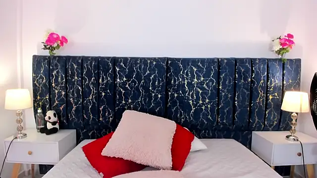 Snapshot of katte_landerr chatting on 05/24/26, 01:00 katte landerr online show from 05/24/26, 01:00