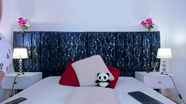 katte landerr online show from 03/25/26, 12:59