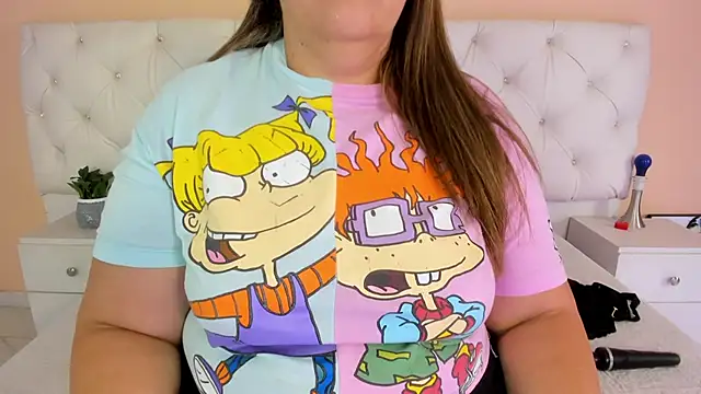 Snapshot of katte_landerr chatting on 12/17/25, 01:27 katte landerr online show from 12/17/25, 01:27