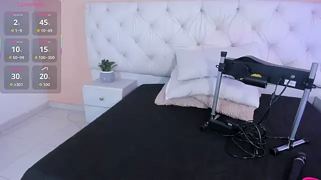 Snapshot of katte_landerr chatting on 11/21/25, 01:21 katte landerr online show from 11/21/25, 01:21