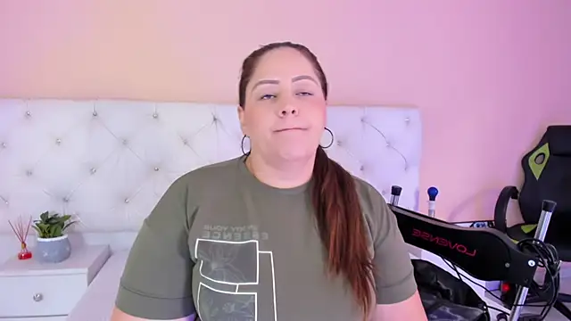 Snapshot of katte_landerr chatting on 10/04/25, 01:34 katte landerr online show from 10/04/25, 01:34