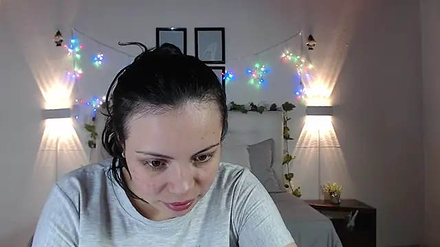 Snapshot of Megan_05_ chatting on 05/01/26, 06:57 Megan 05 online show from 05/01/26, 06:57