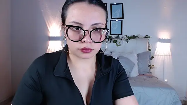 Megan 05  online show from 10/18/25, 07:05