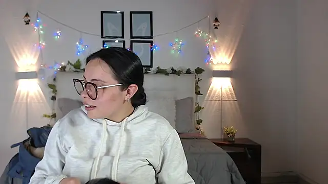 Megan 05  online show from 03/18/26, 06:53