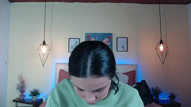 Snapshot of Megan_05_ chatting on 06/30/26, 06:41 Megan 05 online show from 06/30/26, 06:41
