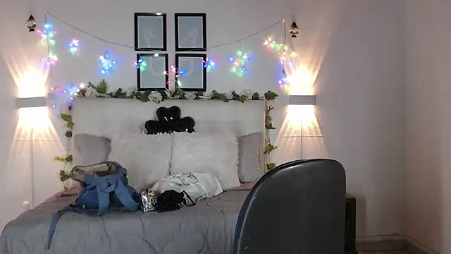 Megan 05  online show from 03/19/26, 07:03