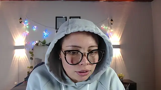 Snapshot of Megan_05_ chatting on 05/02/26, 06:57 Megan 05 online show from 05/02/26, 06:57