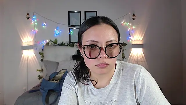 Megan 05  online show from 03/31/26, 06:54