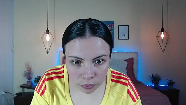 Snapshot of Megan_05_ chatting on 06/17/26, 07:13 Megan 05 online show from 06/17/26, 07:13