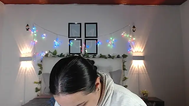 Megan 05  online show from 04/13/26, 06:56