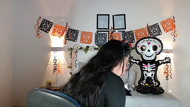 Megan 05  online show from 11/01/25, 06:02