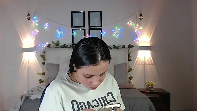 Megan 05  online show from 03/16/26, 06:32