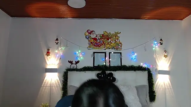 Megan 05  online show from 12/17/25, 06:57