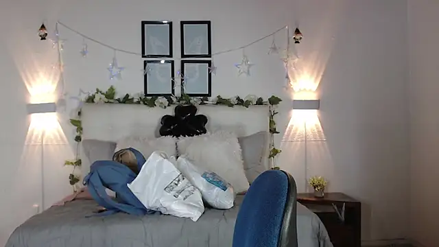 Megan 05  online show from 04/07/26, 02:08