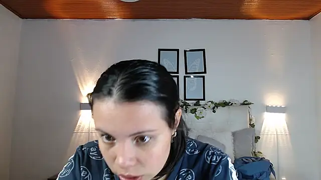 Megan 05  online show from 10/15/25, 06:27