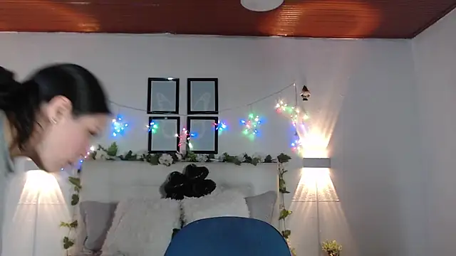 Megan 05  online show from 04/10/26, 06:48