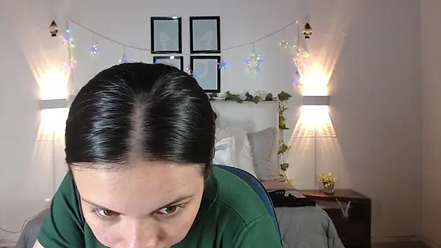 Megan 05  online show from 04/08/26, 06:20