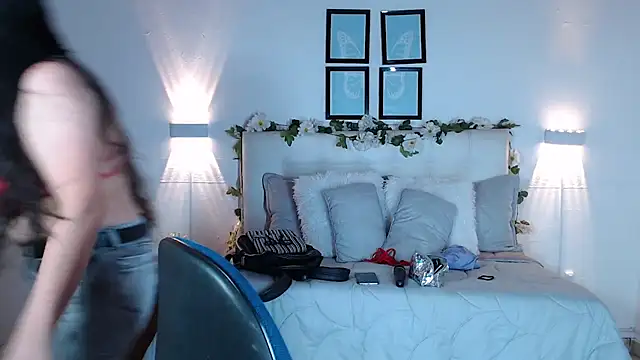 Megan 05  online show from 10/12/25, 06:09