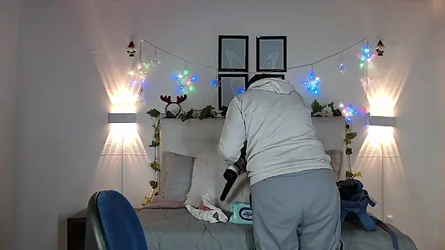 Megan 05  online show from 01/09/26, 06:37