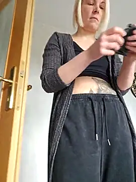 Snapshot of Sunny-Sin chatting on 03/01/26, 10:37 Sunny-Sin online show from 03/01/26, 10:37