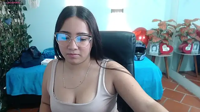 Snapshot of tinisweet chatting on 04/09/26, 02:12 tinisweet online show from 04/09/26, 02:12