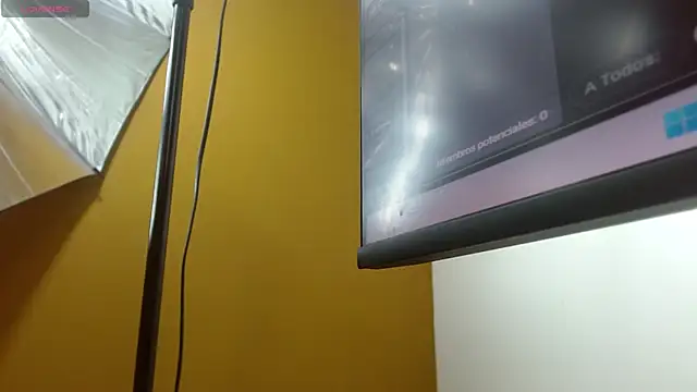 Snapshot of tinisweet chatting on 04/01/26, 03:42 tinisweet online show from 04/01/26, 03:42