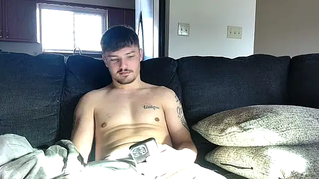 Snapshot of derekmontana2 chatting on 02/16/26, 10:07 derekmontana2 online show from 02/16/26, 10:07