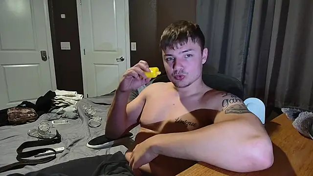 Snapshot of derekmontana2 chatting on 09/11/25, 08:14 derekmontana2 online show from 09/11/25, 08:14