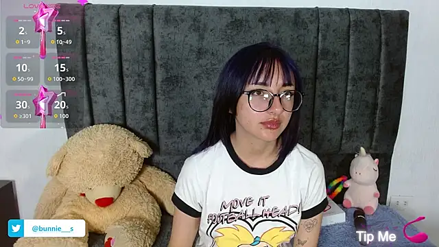 Snapshot of Littlee_Bunny_ chatting on 10/02/25, 10:40 Littlee Bunny online show from 10/02/25, 10:40