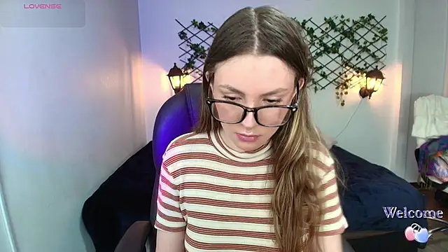 velvet  moon online show from 03/28/26, 01:17