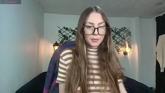 velvet  moon online show from 04/06/26, 12:39