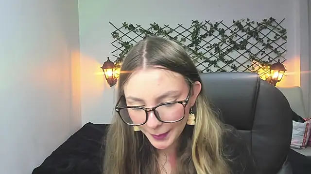 velvet  moon online show from 03/27/26, 12:41